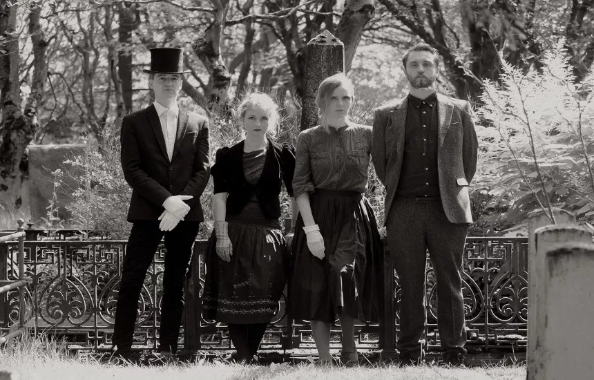 Amiina og Whale Watching Tour slår danske koncerter sammen