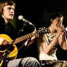 Lise Westzynthius og Superjeg-Peter i ny duet på støtteplade