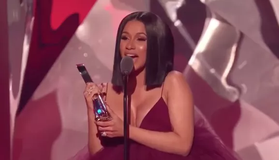 Den nye rap-dronning Cardi B udgiver album