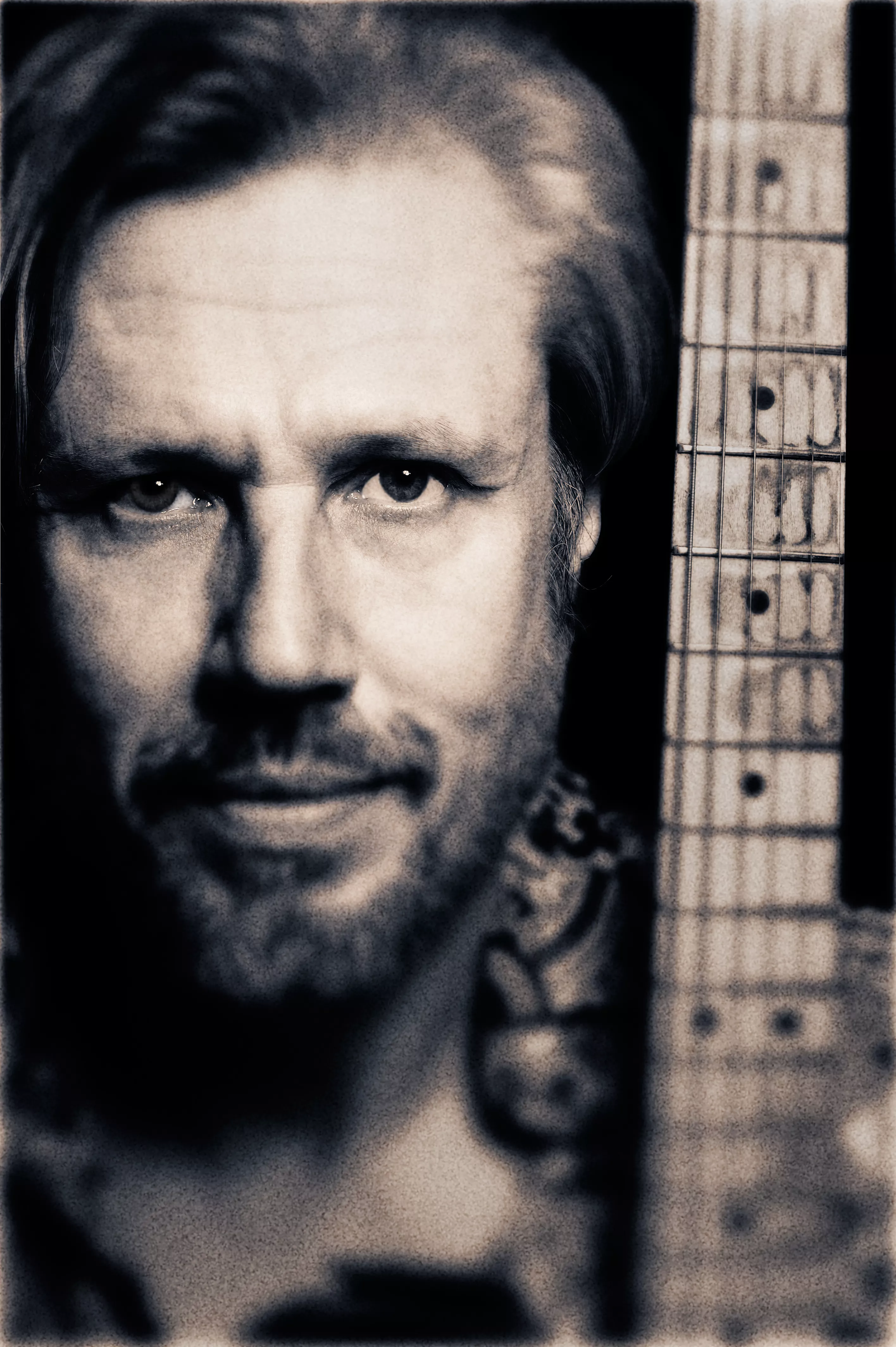 I höst står Carl-Johan Vallgren på scenen – för första gången på sex år