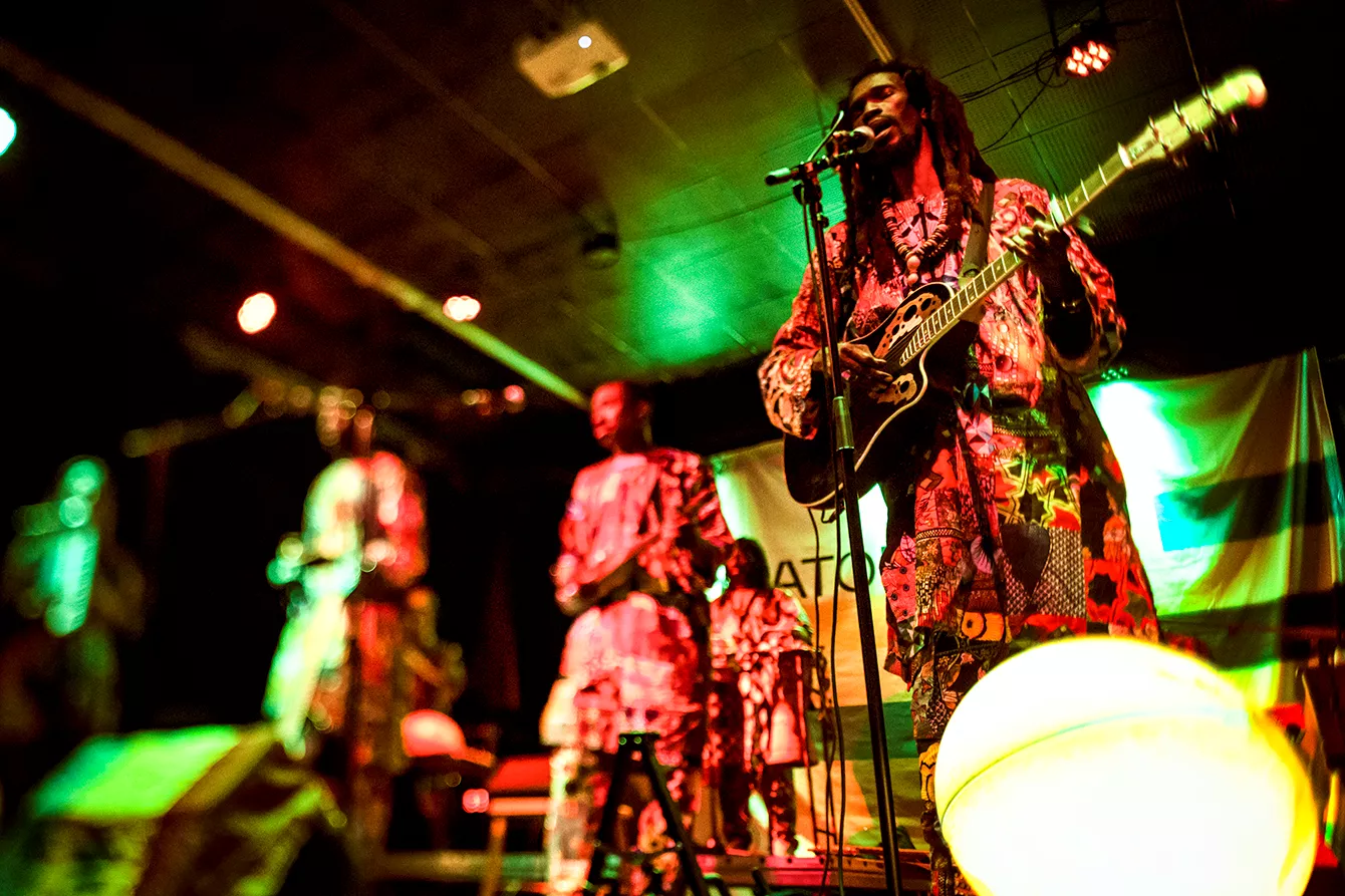 På fotoet: Wau Wau Collectif