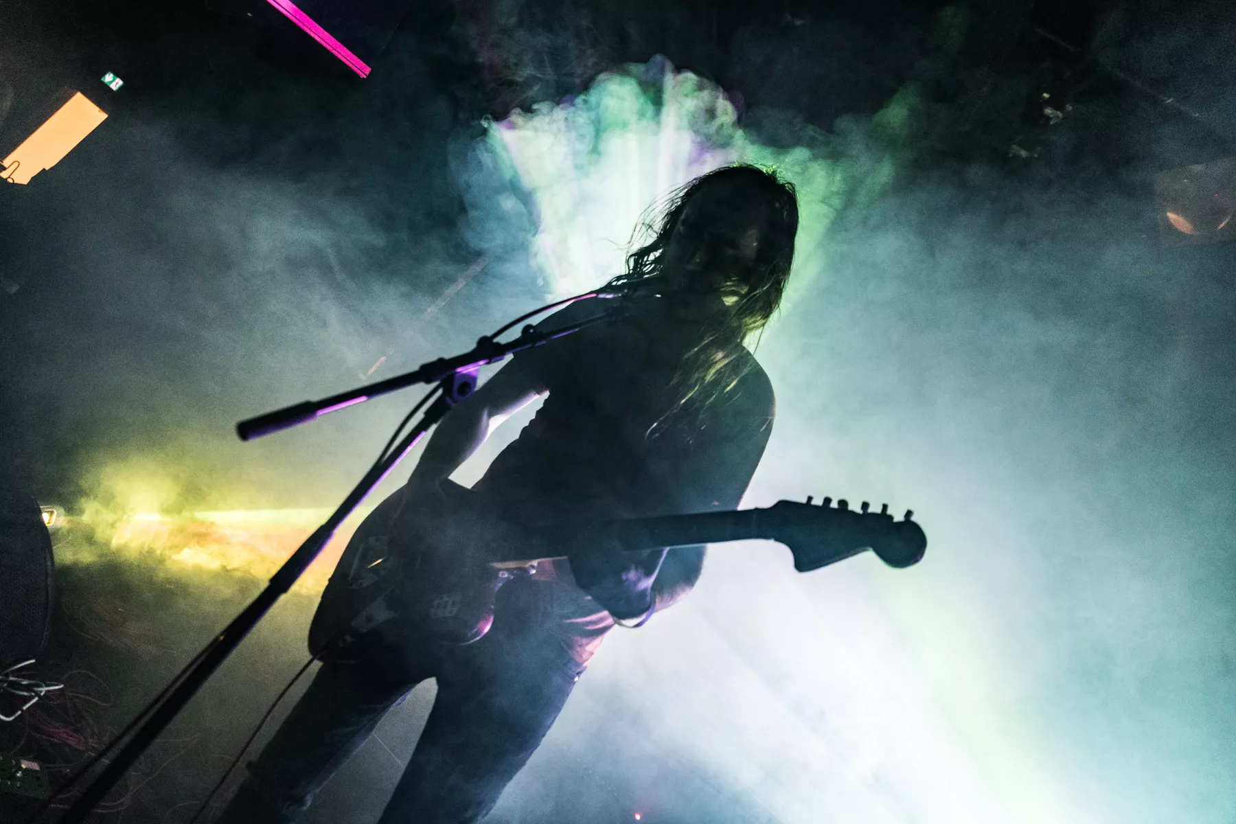 Infernalsk distortion og væg-til-væg-støjrock 