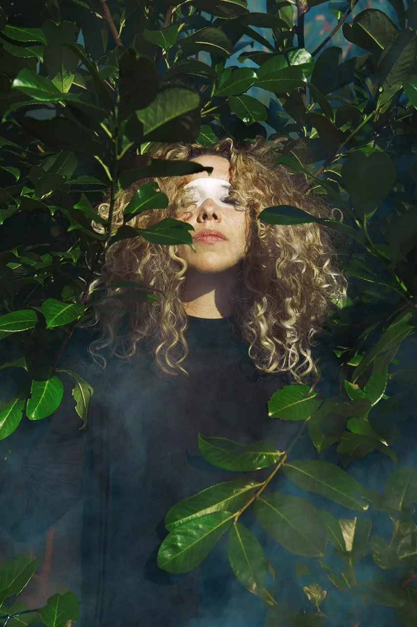 ANMELDELSE: Sanselig debut-ep taler til det rå såvel som det sårbare