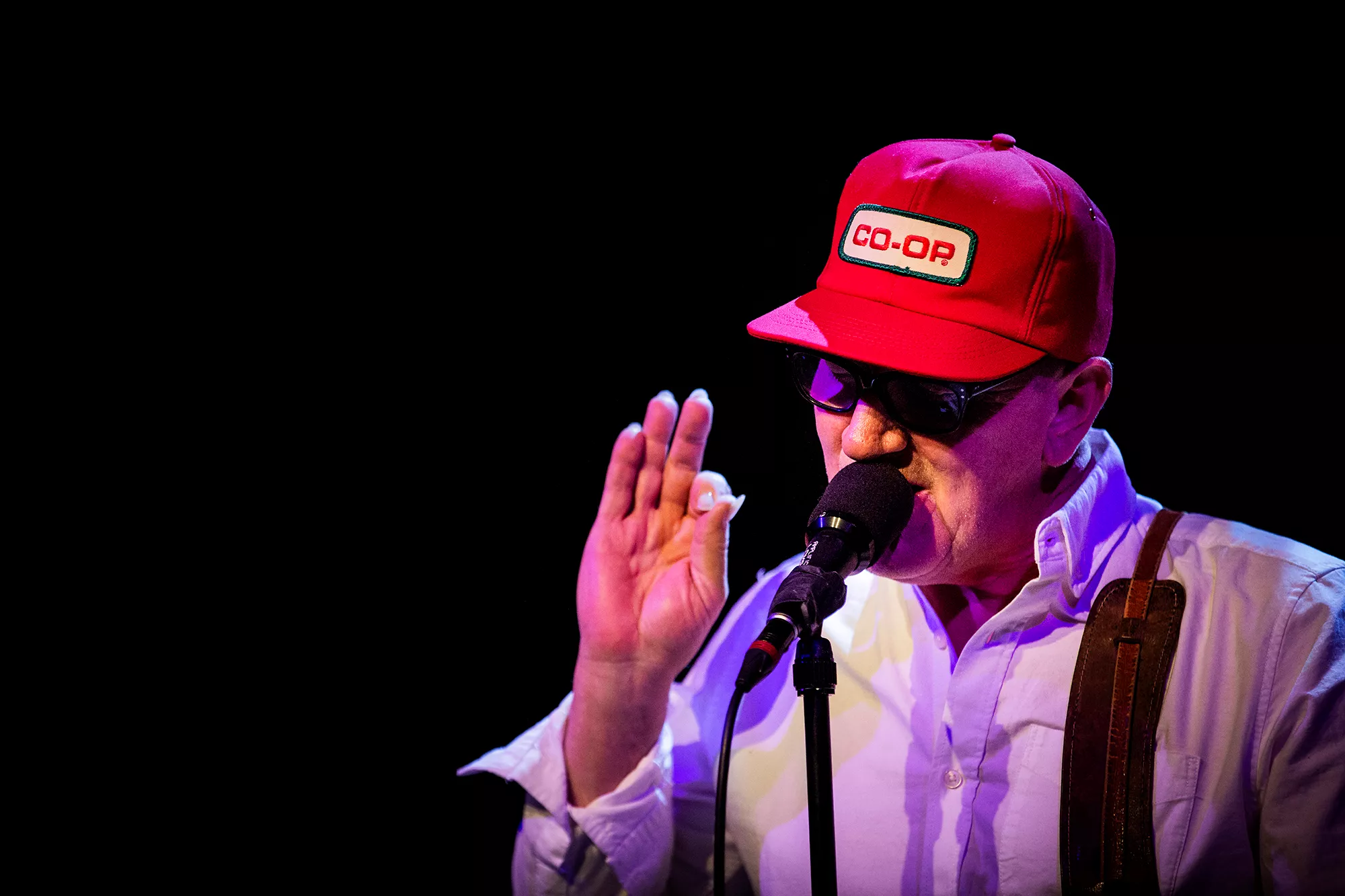 ANMELDELSE: Fra f****d-up til klædeligt rund og blød