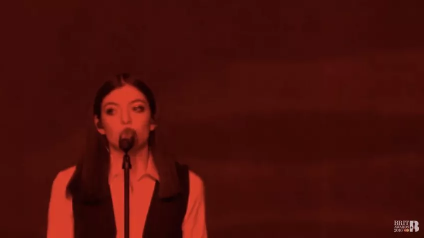 Se Lordes vakre hyllest til David Bowie