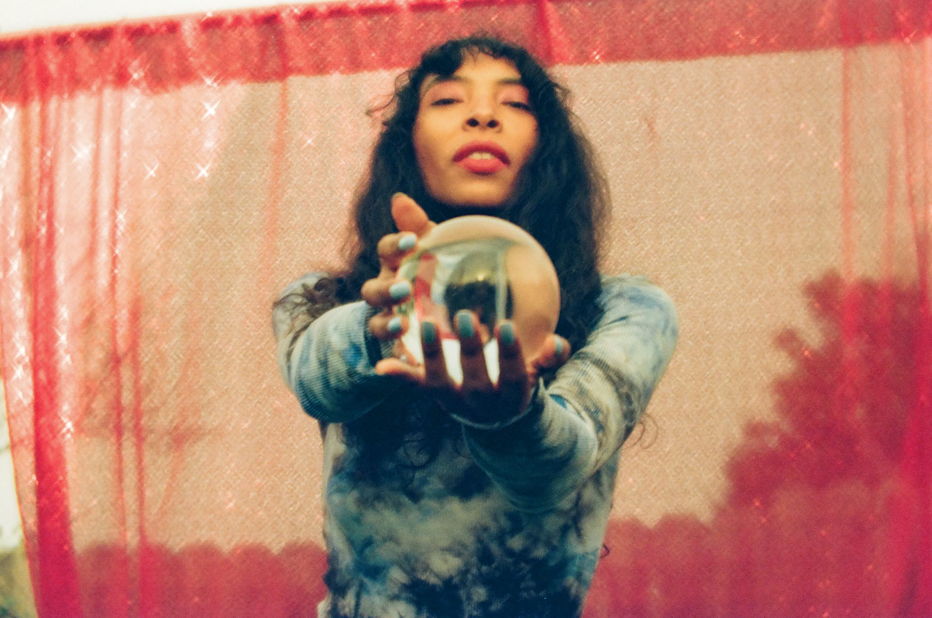 Fortryllende, forheksende forvandlingskugle-pop 