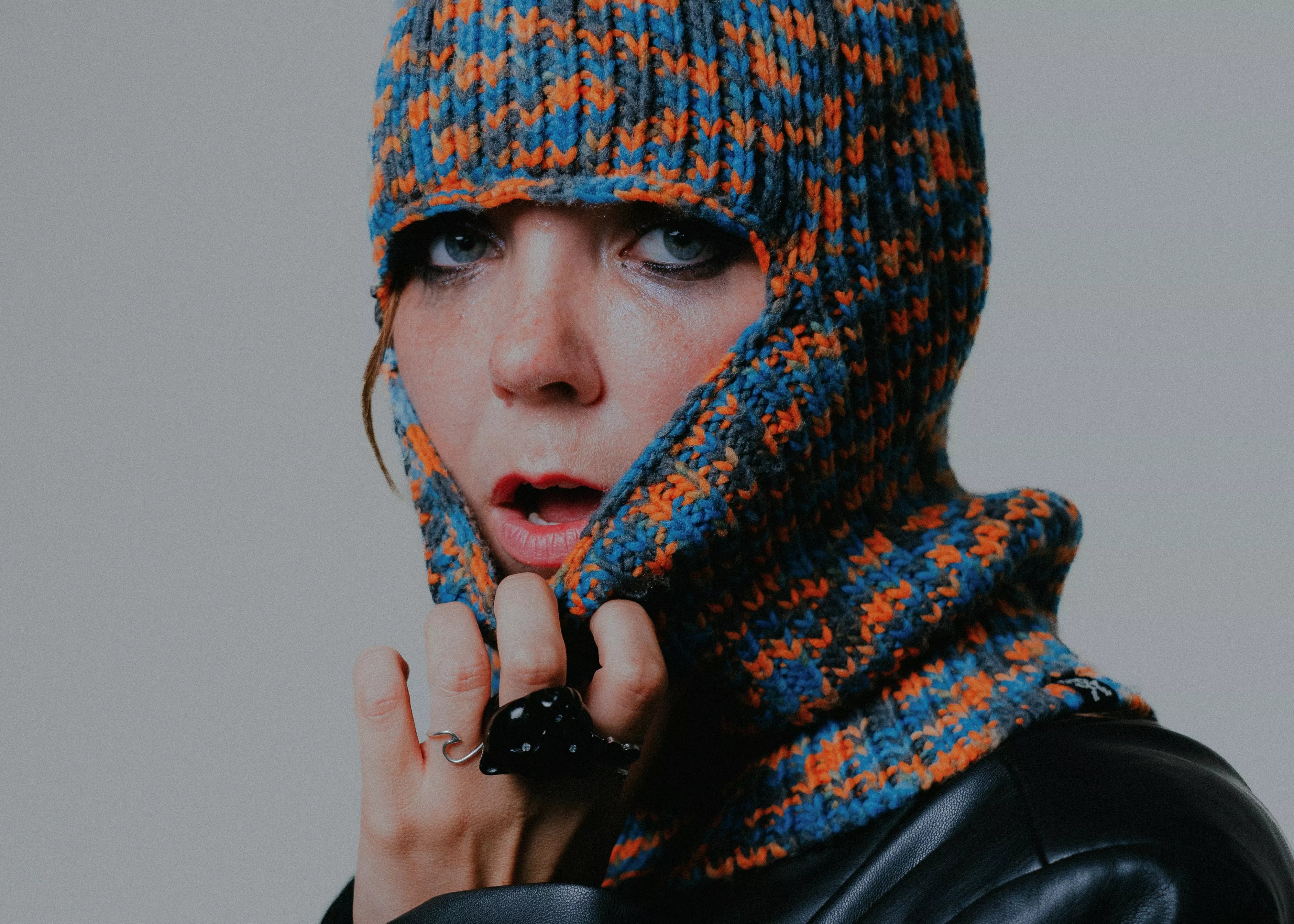 Sexistisk machomand om dagen, prostitueret om natten: Nøx er klar med singlen "Snavs" og annoncerer nyt album  