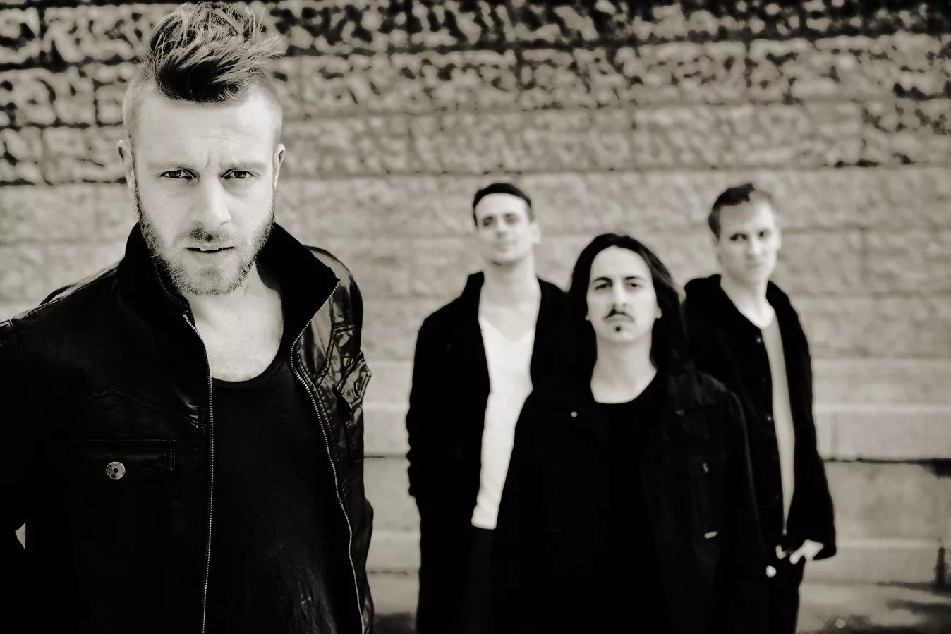 Black City varmer op for AC/DC