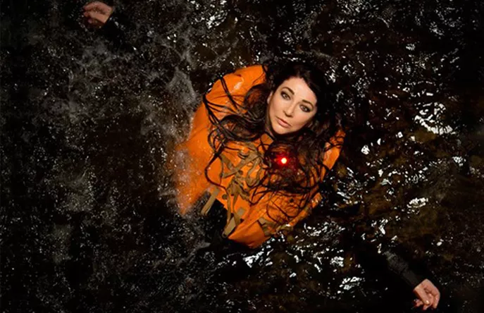 Kate Bushs hjem i fare for at styrte i havet