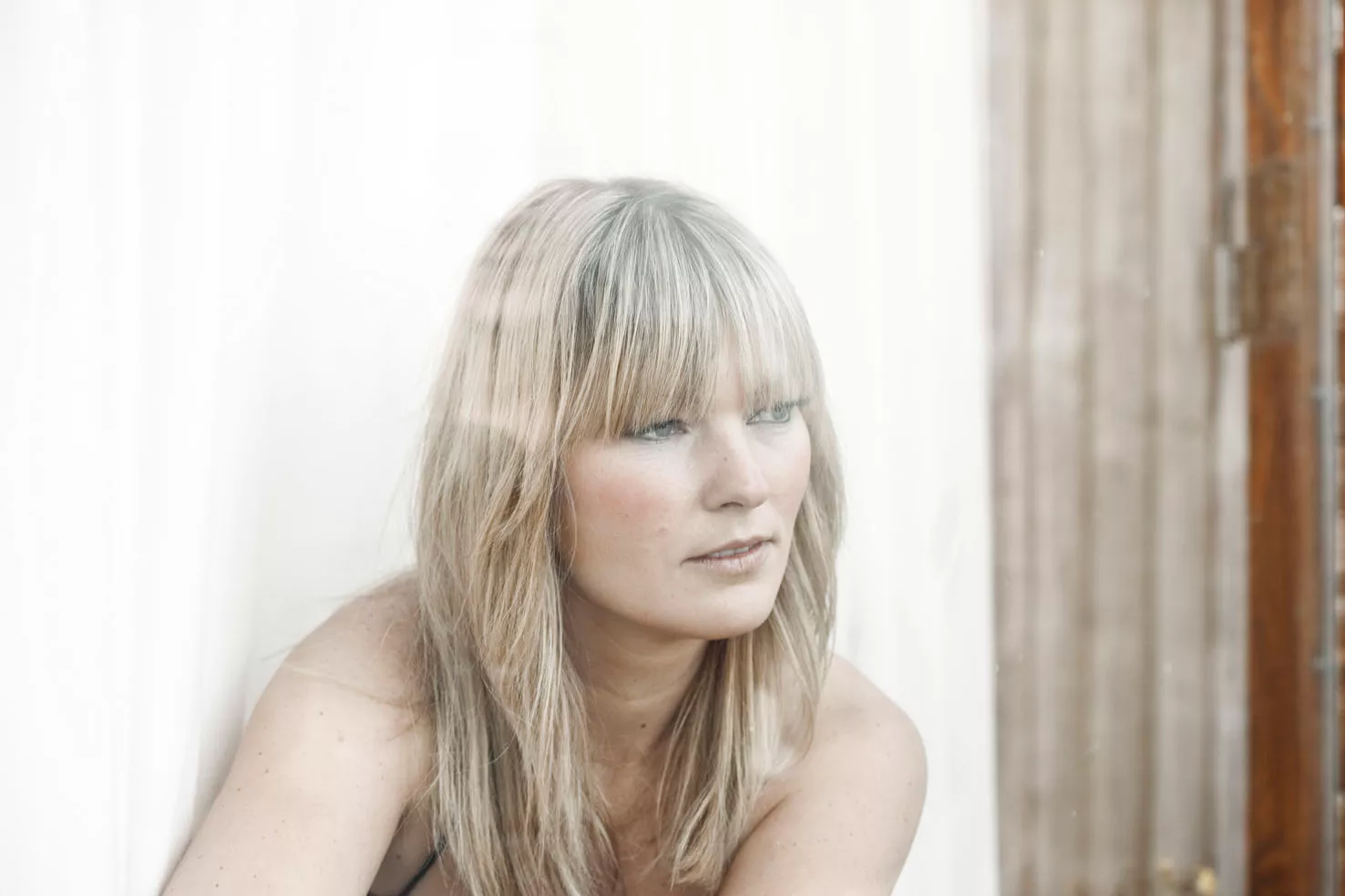 Lyt: X Factor-finalist debuterer under nyt navn