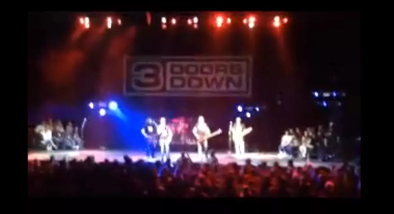 Video: Hey makker, man slår ikke kvinder!