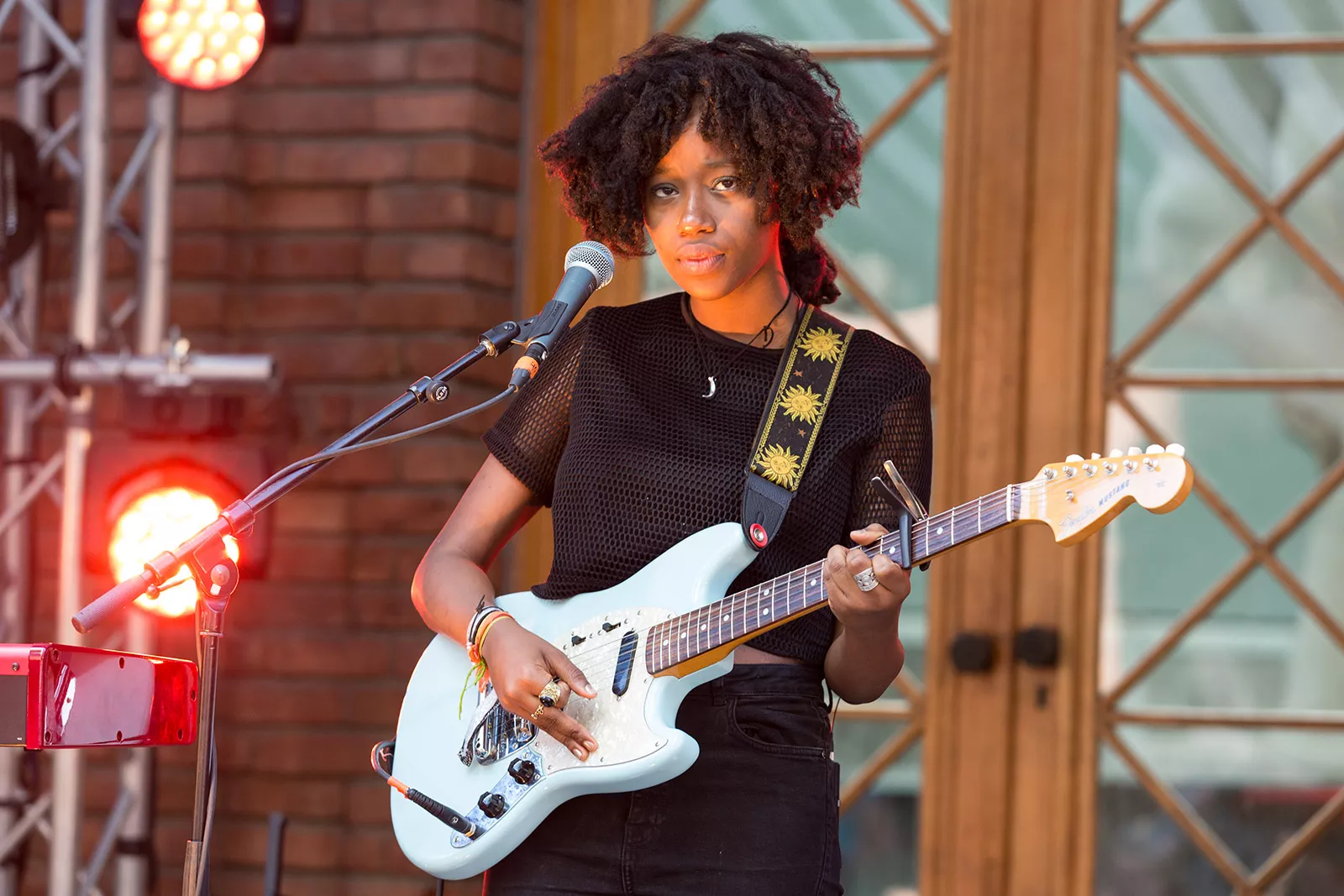 Denai Moore: Borggården, Piknik I Parken