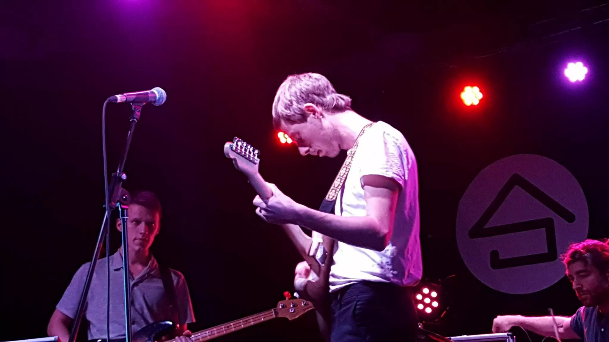 Sørgmodige bobler uden for tid og sted