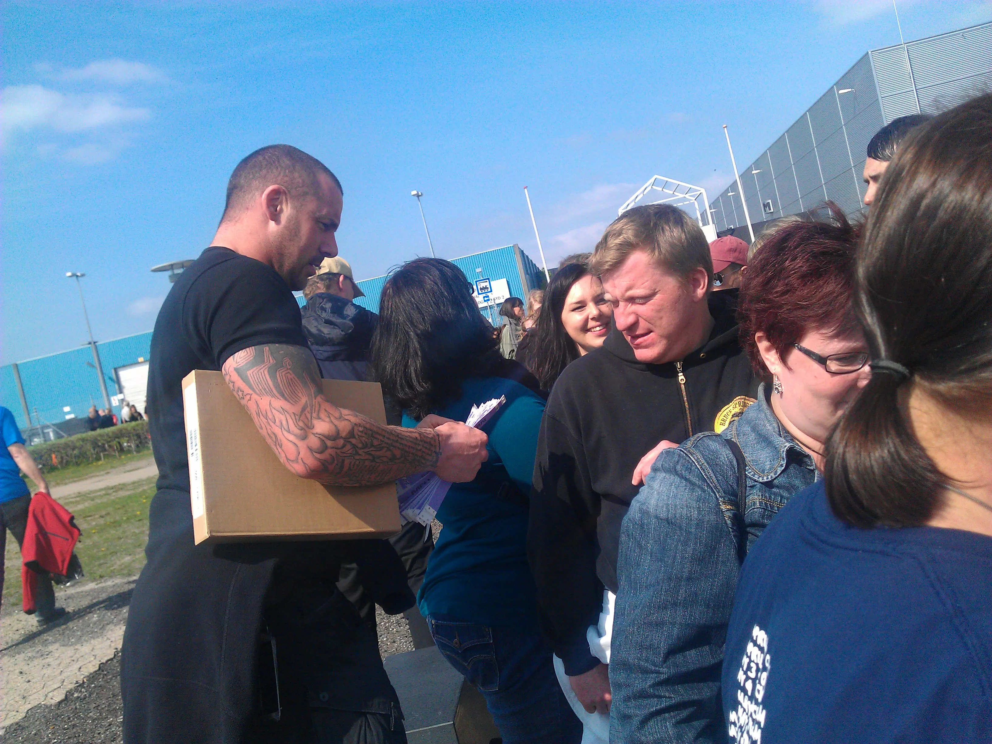 I kø til Springsteen: Verdensmøde i ingenmandsland