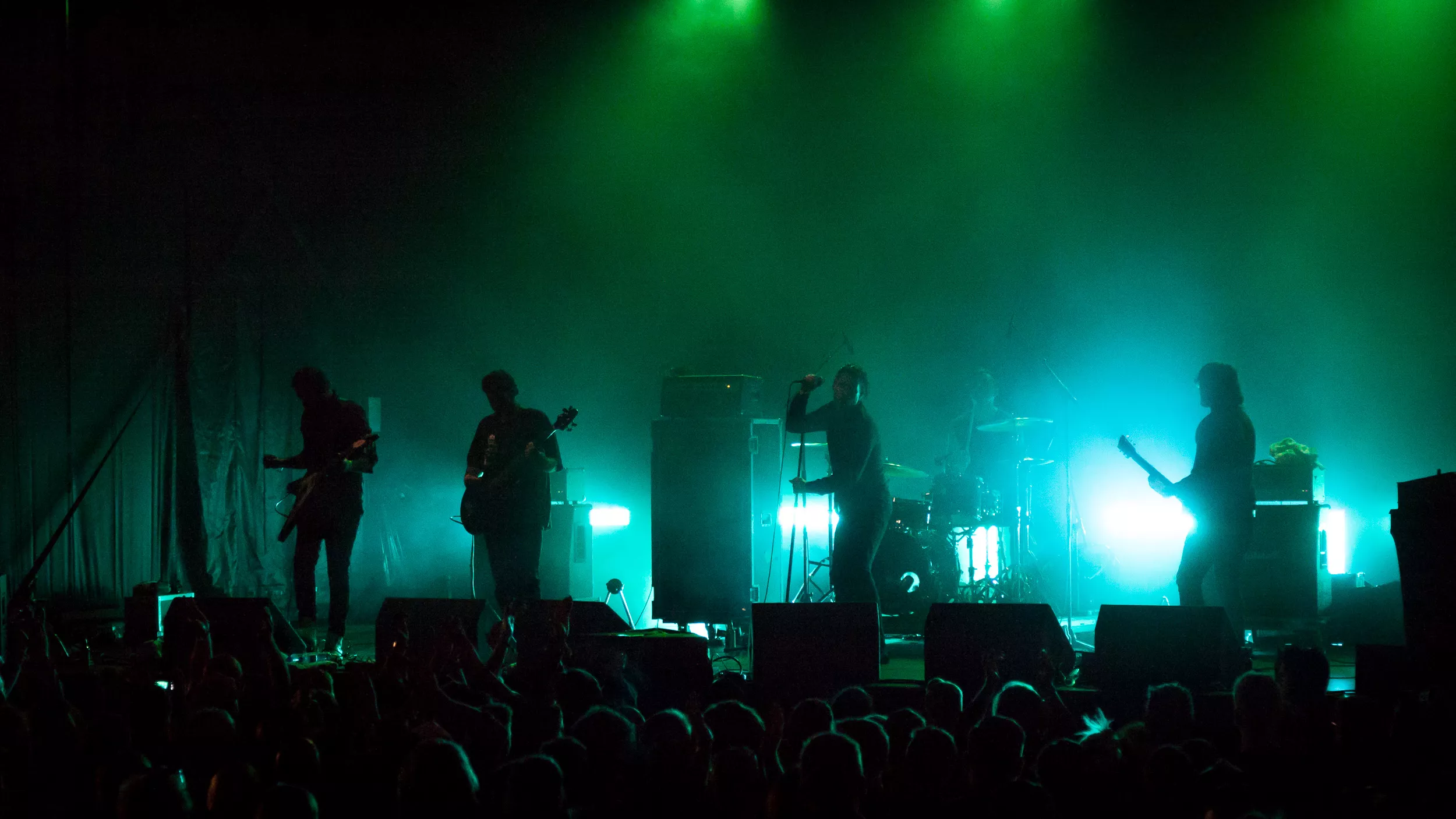 Støjens drømmende dystopier
