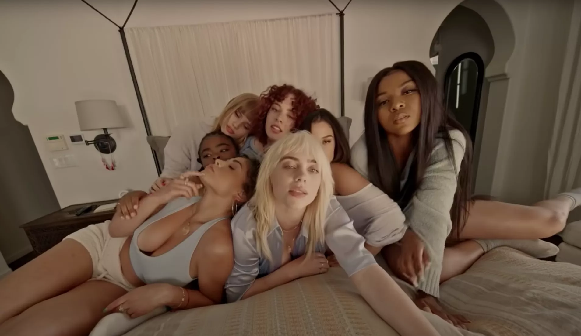 KOMMENTAR: Billie elsker piger og er ikke bange for at sige det højt – hurra for det