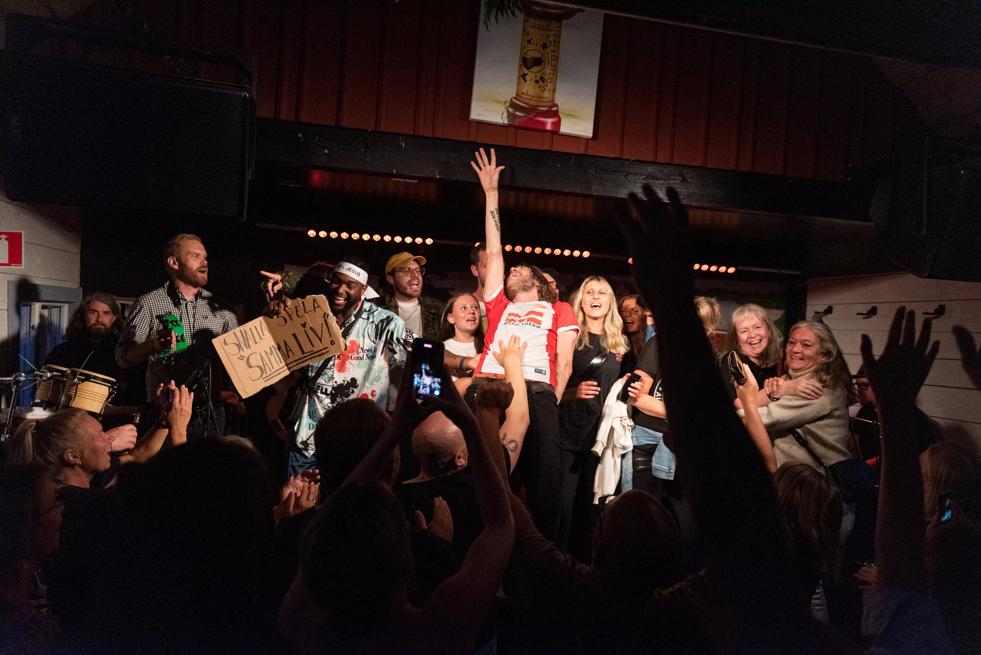 "Ingen startar en rockklubb för att tjäna pengar", säger Rasmus Arvidsson, sångare i Avantgardet.