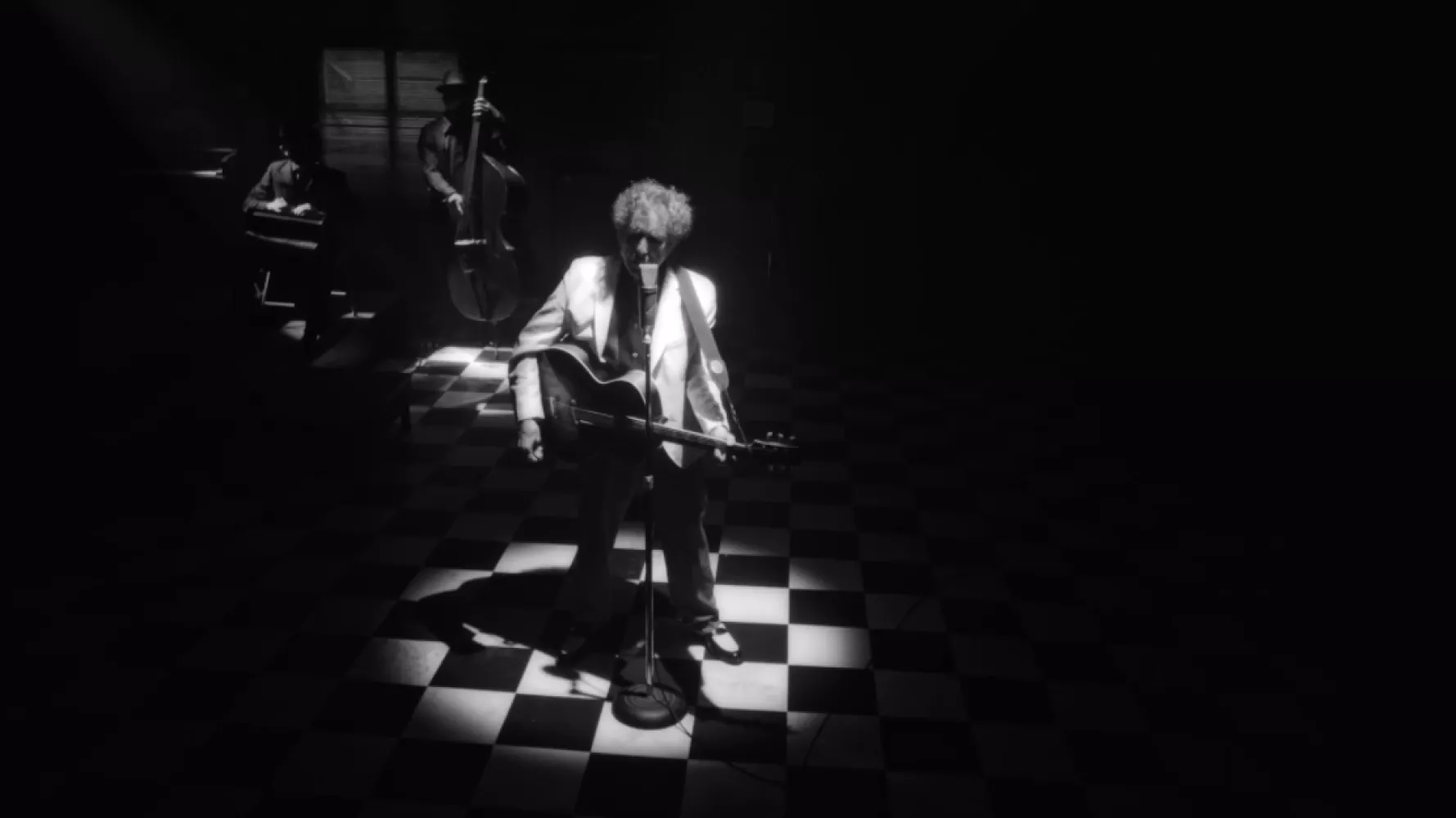 SKYGGERIGET: Bob Dylan udgiver gamle sange i nye versioner