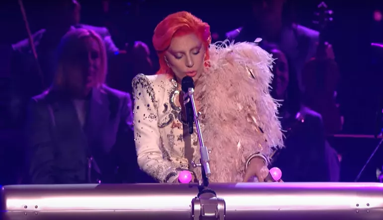 Lady Gaga: Hele min karriere er en hyldest til David Bowie 