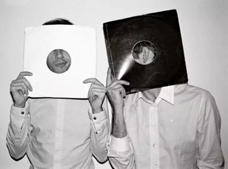 2 Many DJ's aflyser Rust-optræden