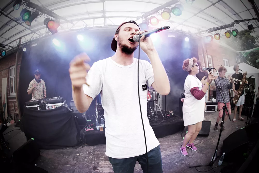 Julaw: Bonzai Scenen, Danmarks Grimmeste Festival