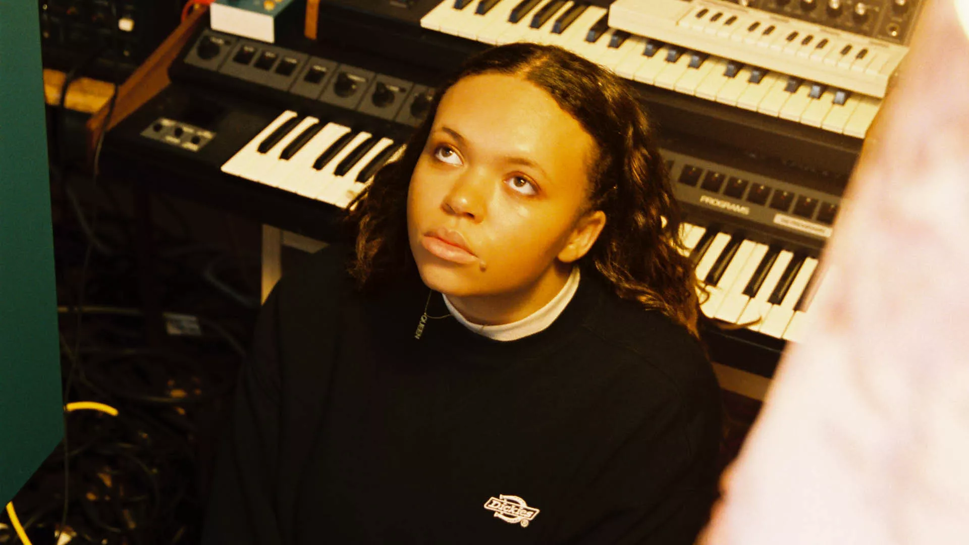 Jackie Mere gör spretig albumdebut