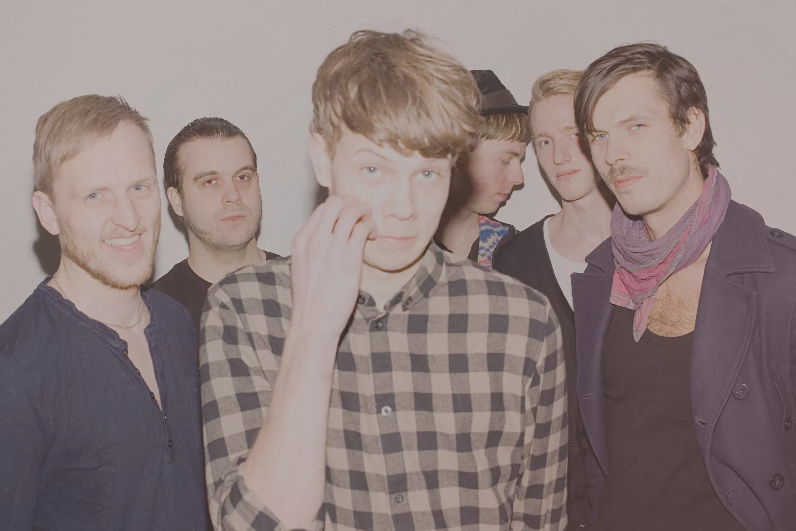 Oplev Let Me Play Your Guitar på Beta