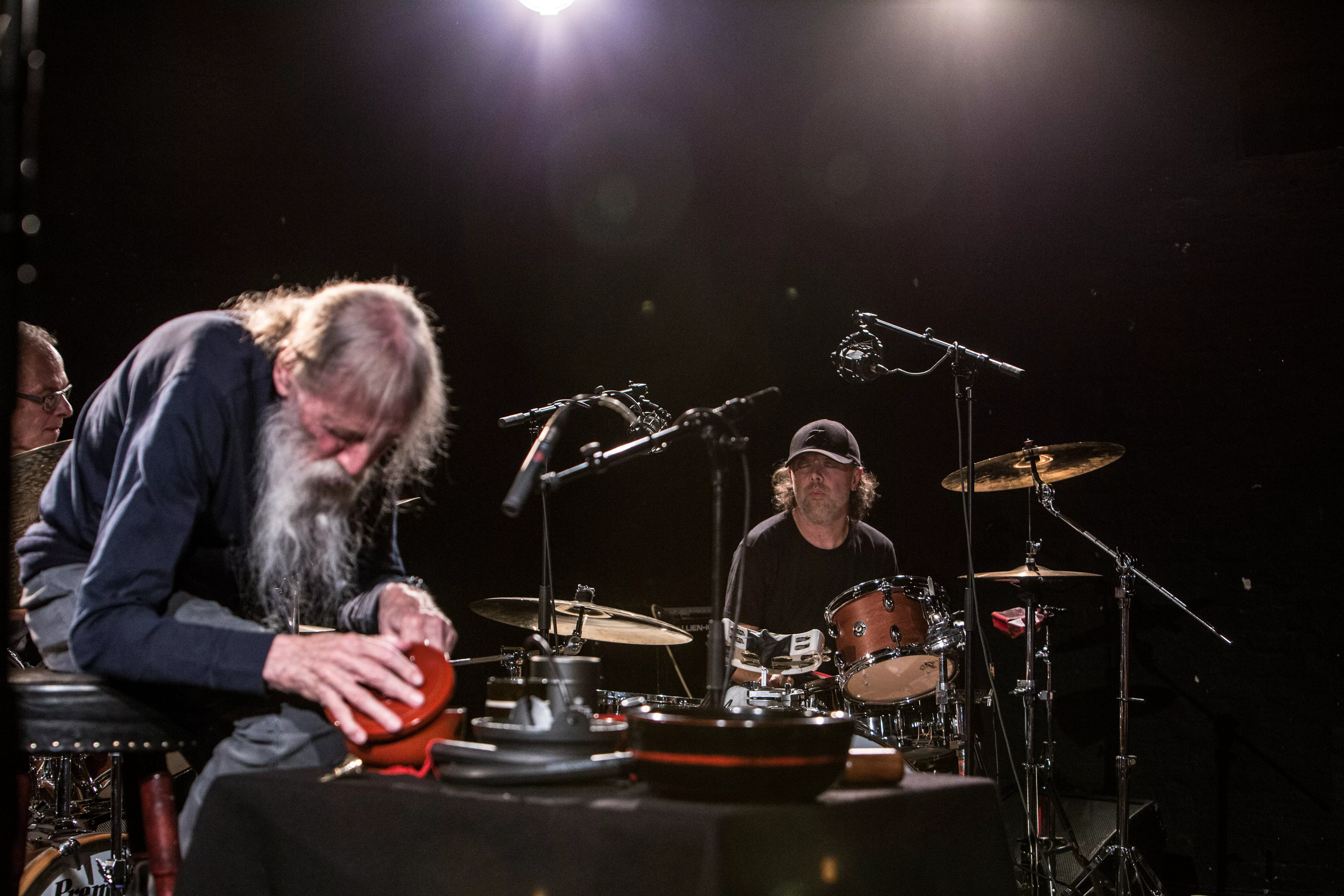 Torben Ulrich og søn på scenen i København, oktober 2014. Foto: Hanne Budtz-Jørgensen