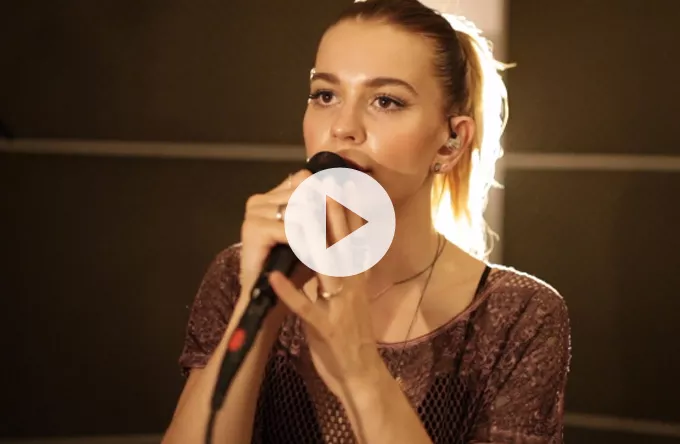 Emmelie de Forest fortolker Nirvana-sang