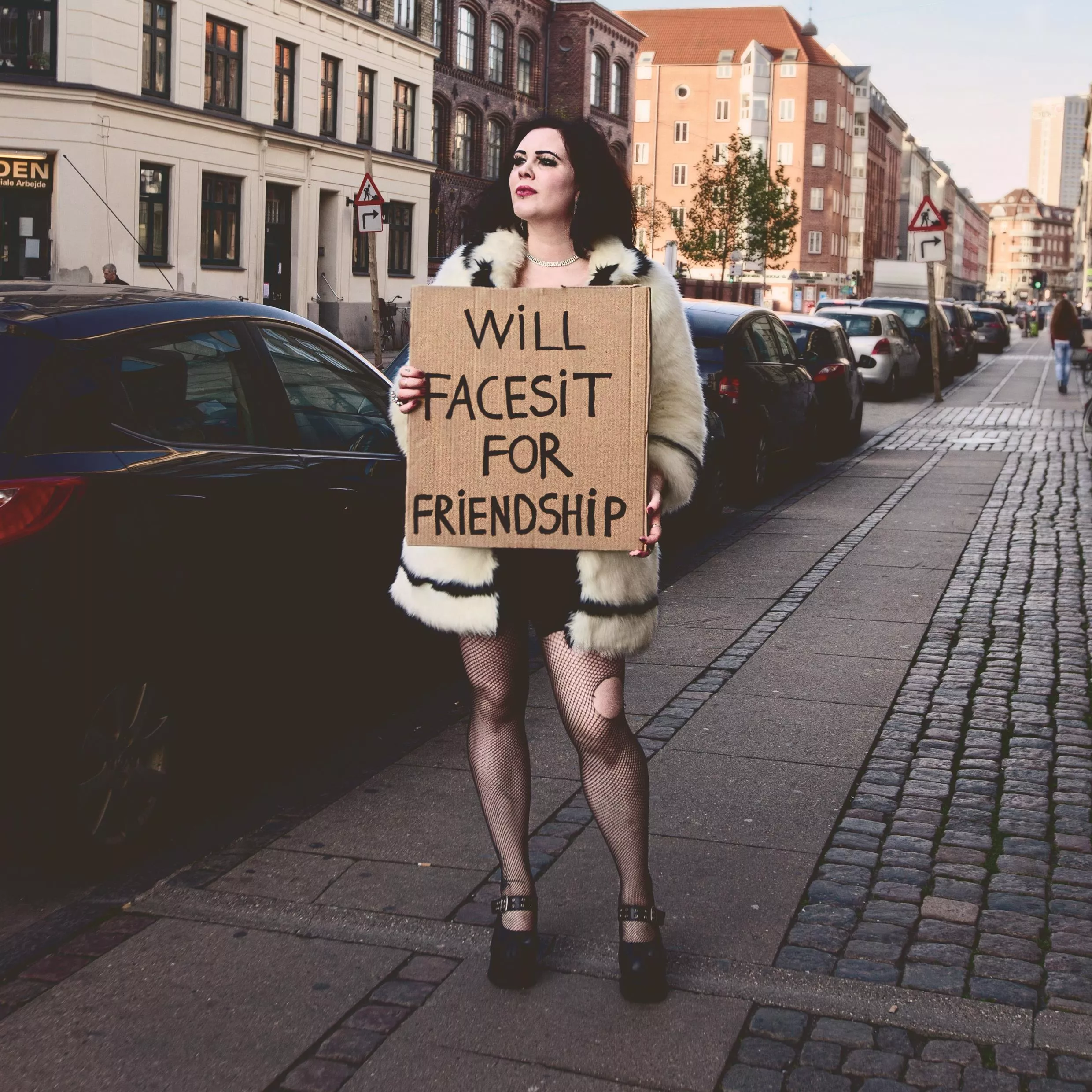 Will Facesit For Friendship - Navy Bruise