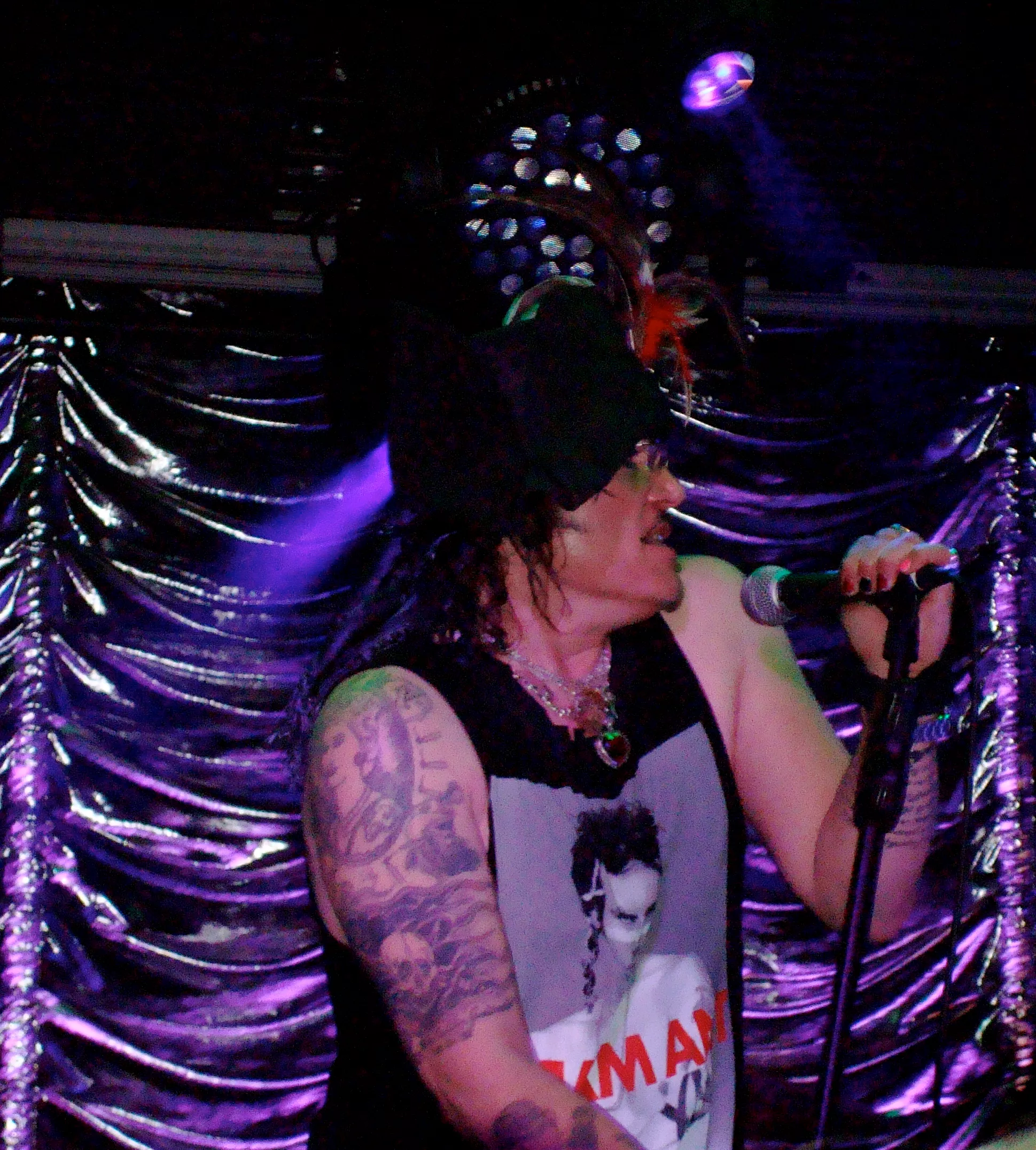 Martin Hall anmelder Adam Ant 