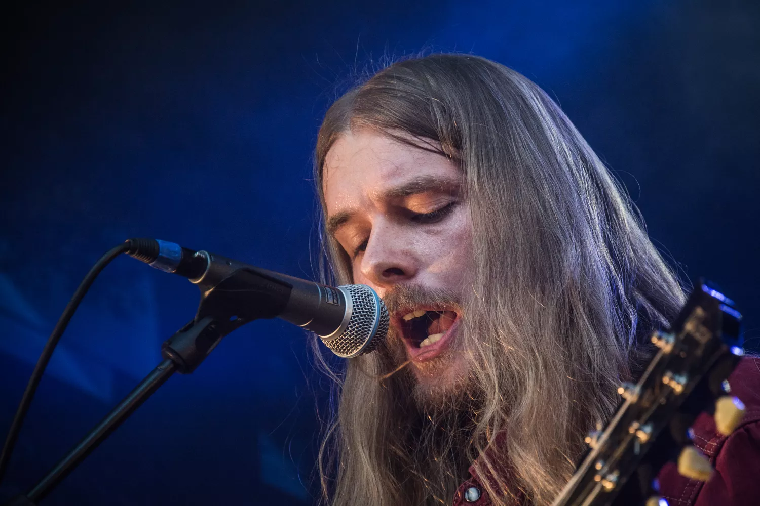 Fed fest for et fåtalligt publikum