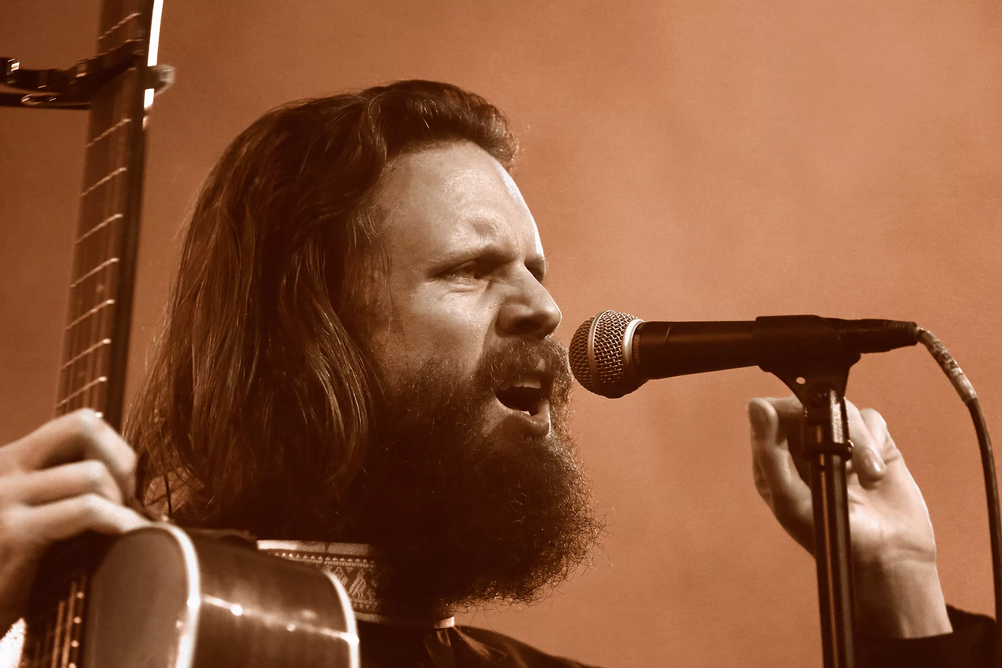 Father John Misty skriver tekst til House of Cards-temaet