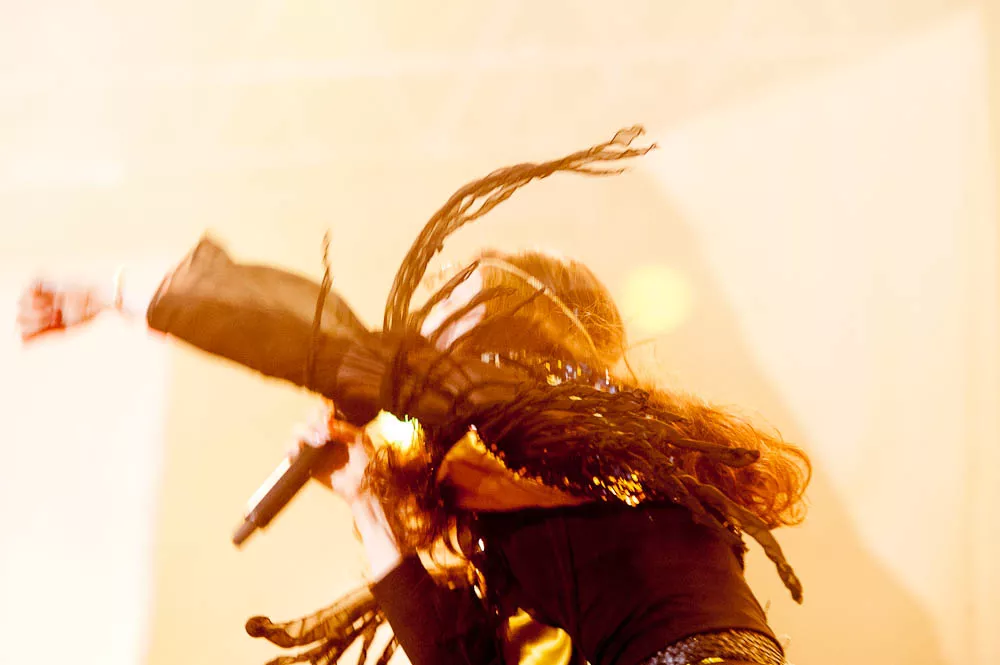 Hon gör ledmotivet till Björn Afzelius-film