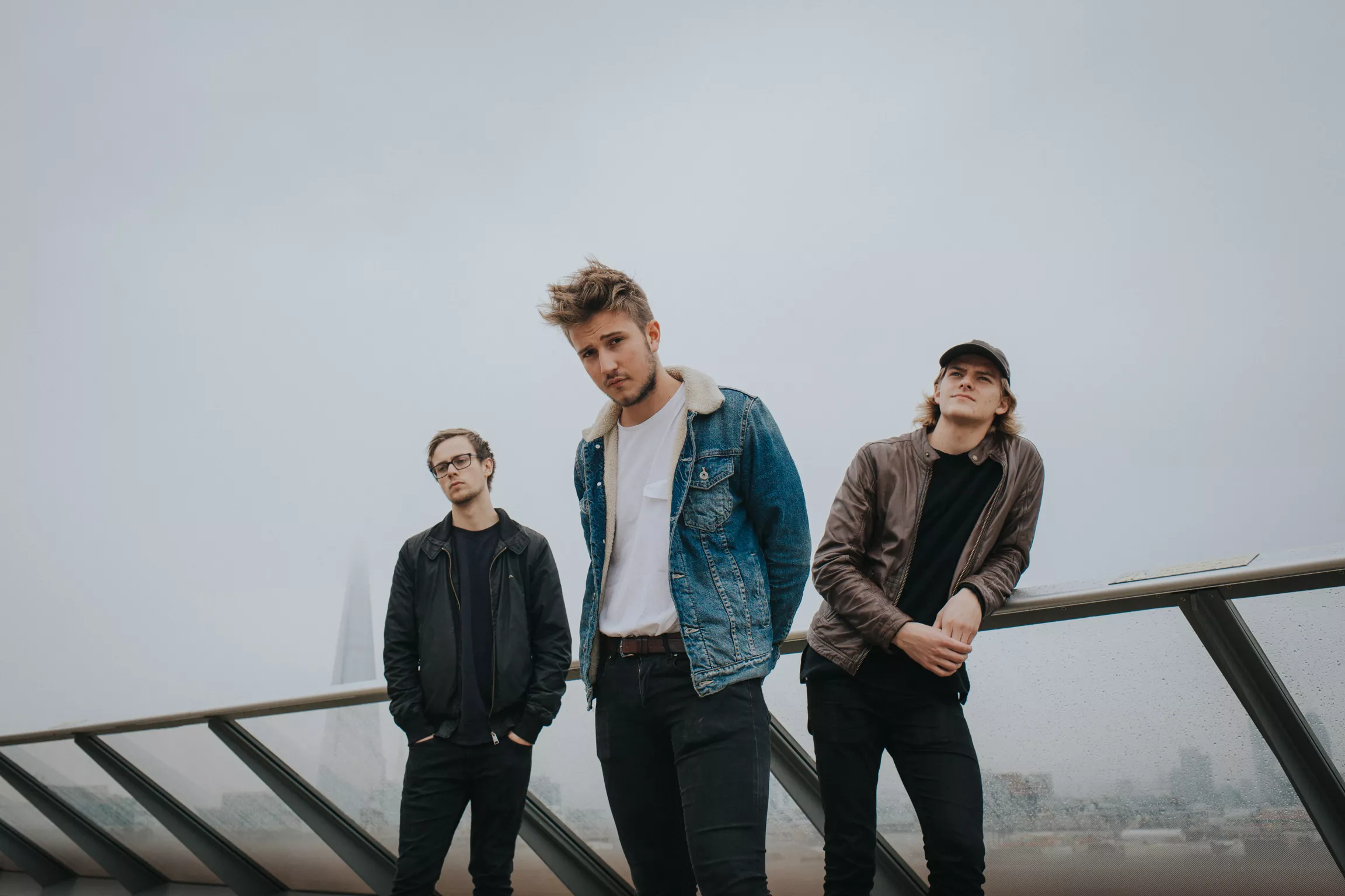 I morgen åpner de hovedscenen på Øyafestivalen – vi har fått Virkelig til å anmelde festivalen (og mye annet)