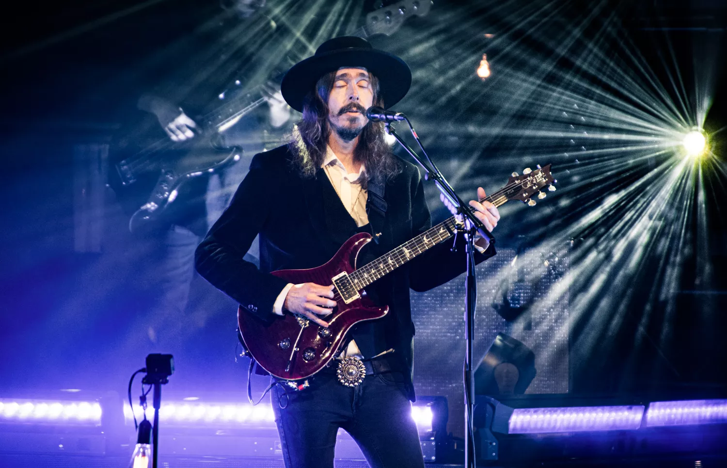 Svensk storladenhed og virtuositet slog revner i nationalscenens fundament