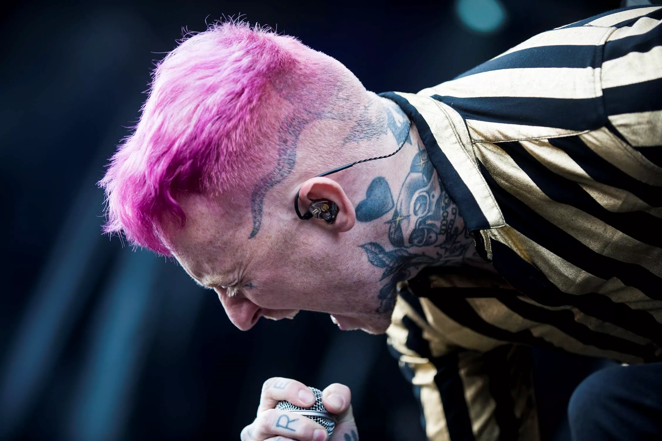 Al den vrede, lige op i luften