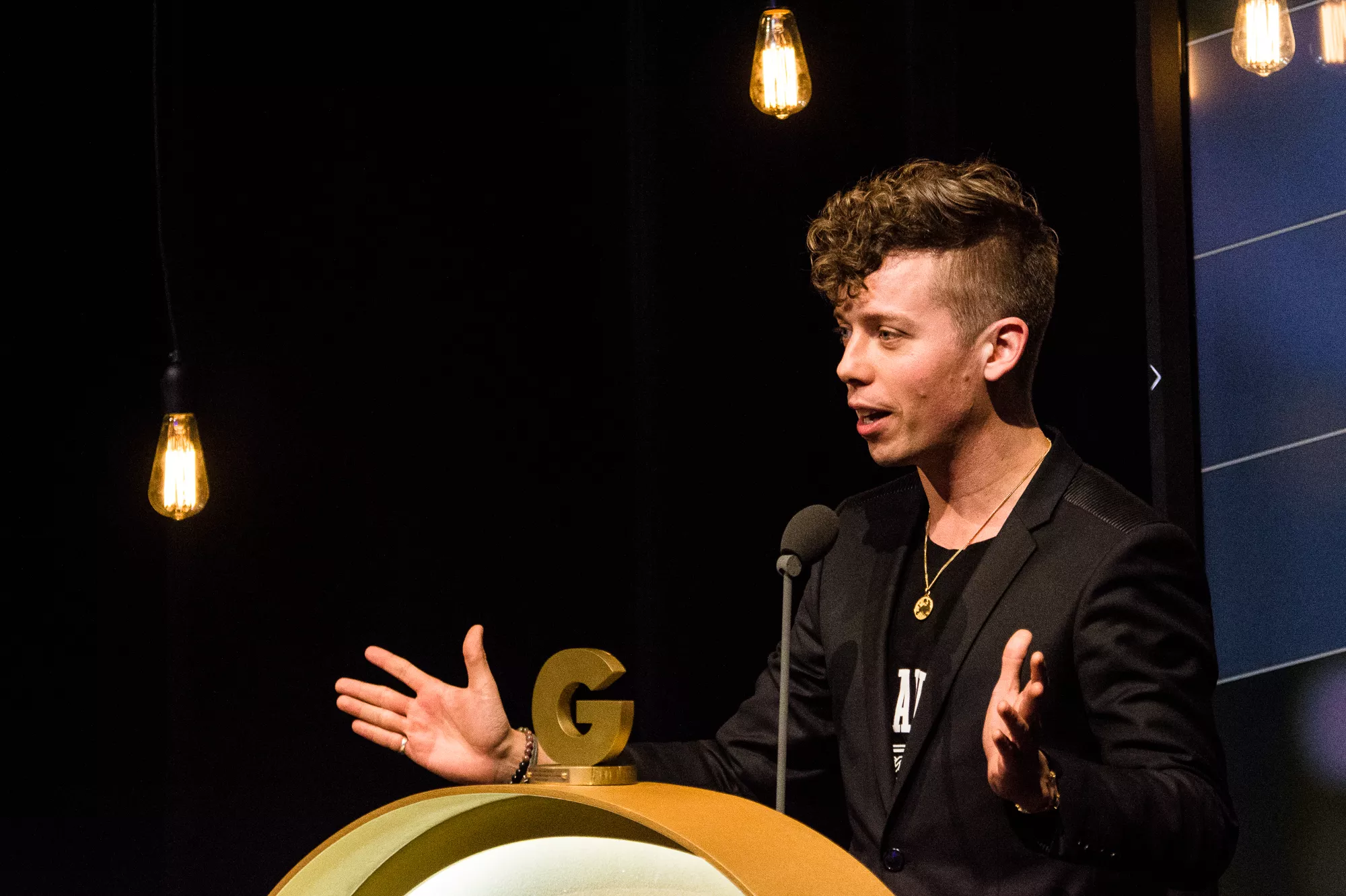 Mads Langer går viralt med sit politiske budskab til GAFFA-Prisen