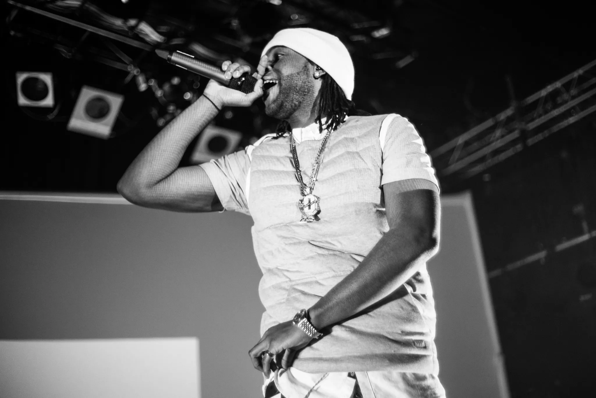 Grammy-nomineret producer og sanger til Danmark