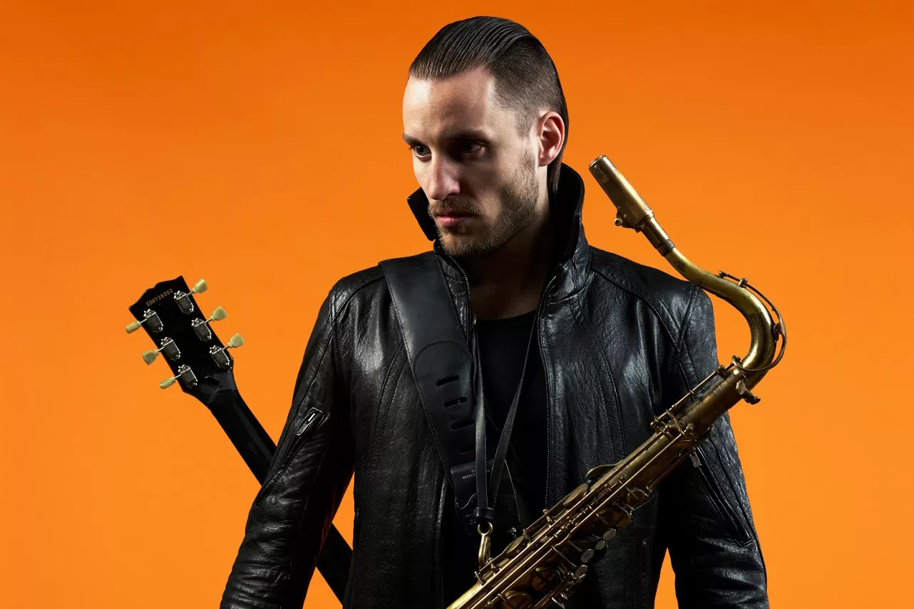 – Mobiltelefoner 100 steinkast unna