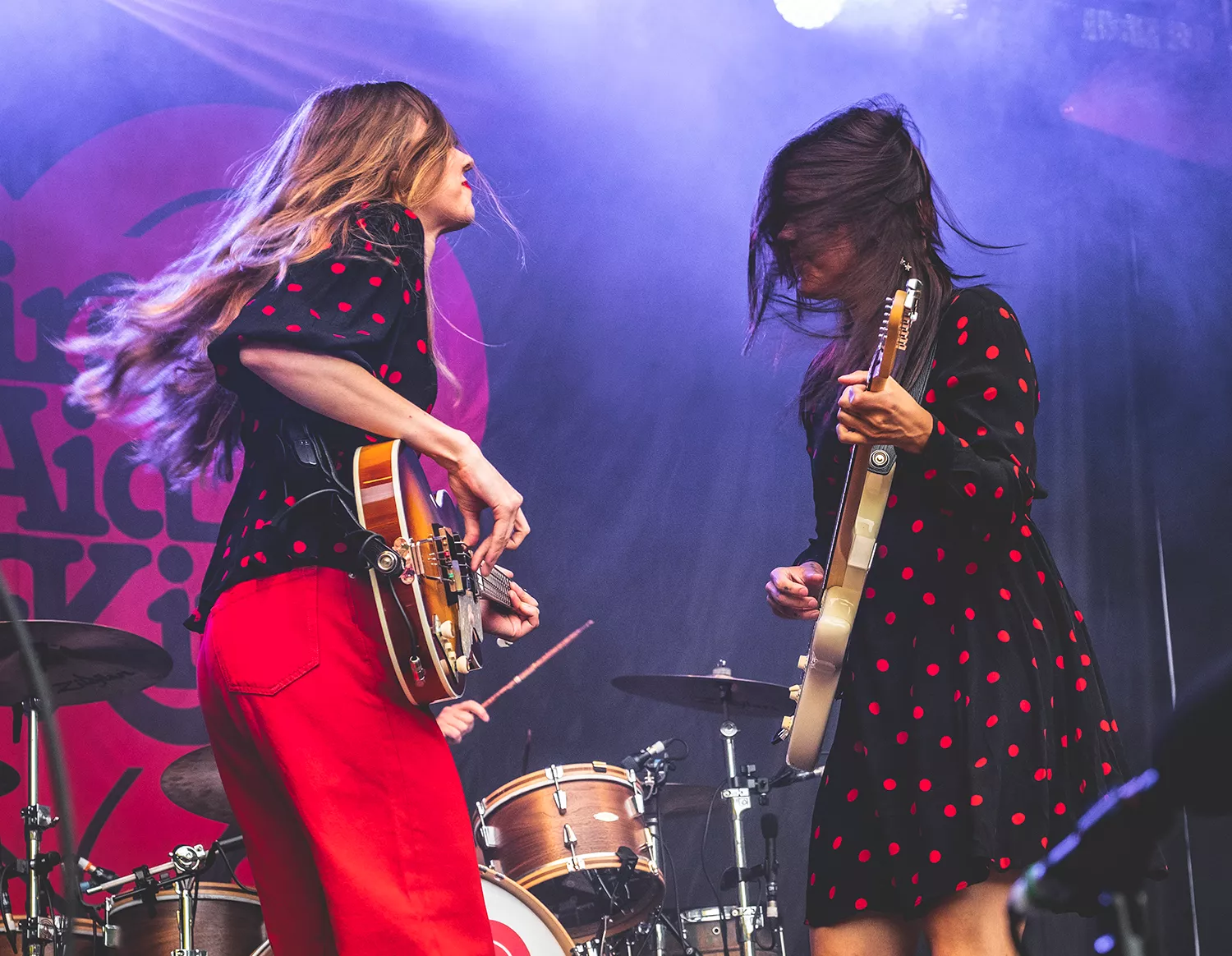 First Aid Kit intar svenska arenor