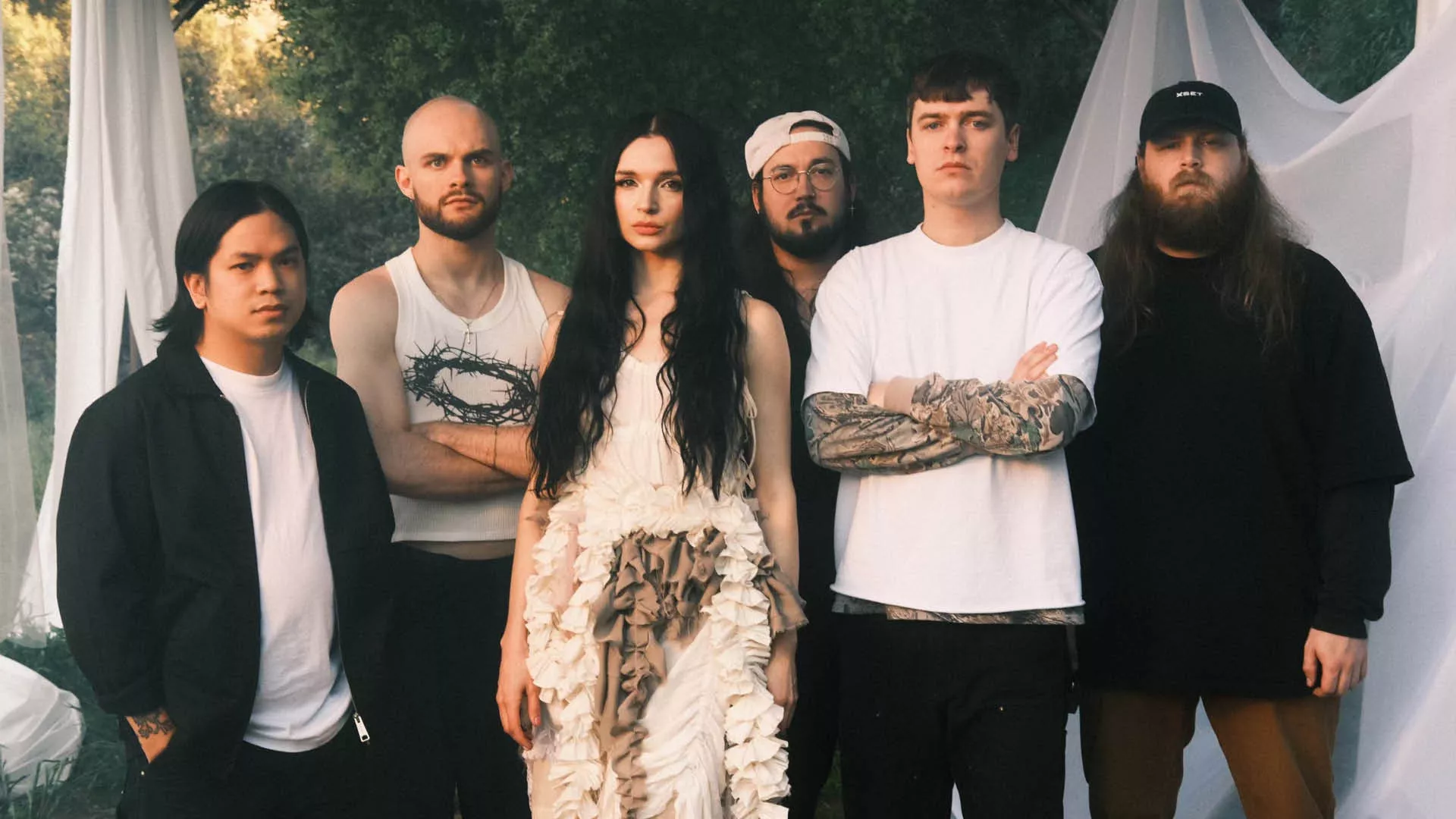 Knocked Loose och Poppy som gästar bandets nya skiva.