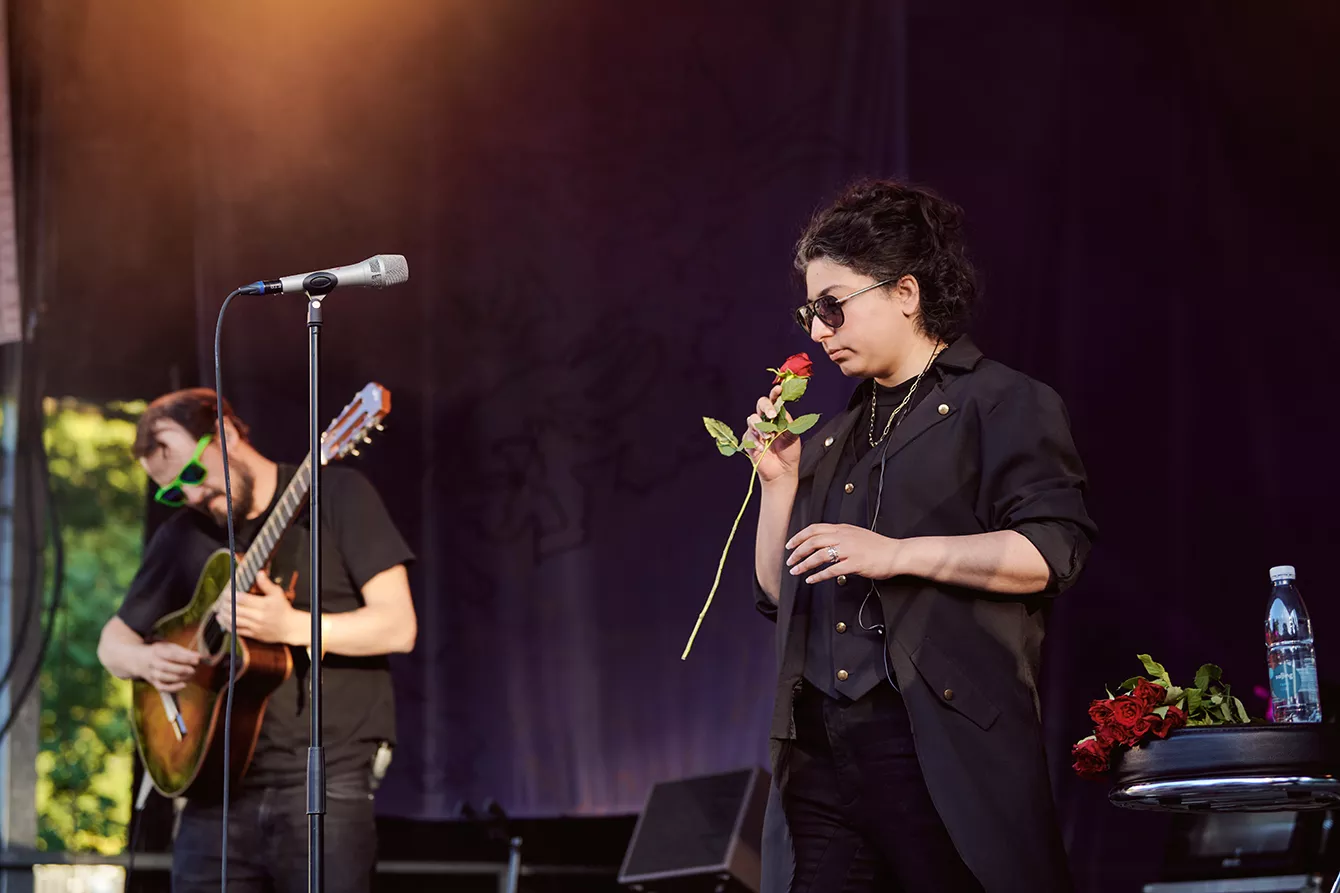 Fornøjelig fortryllerske