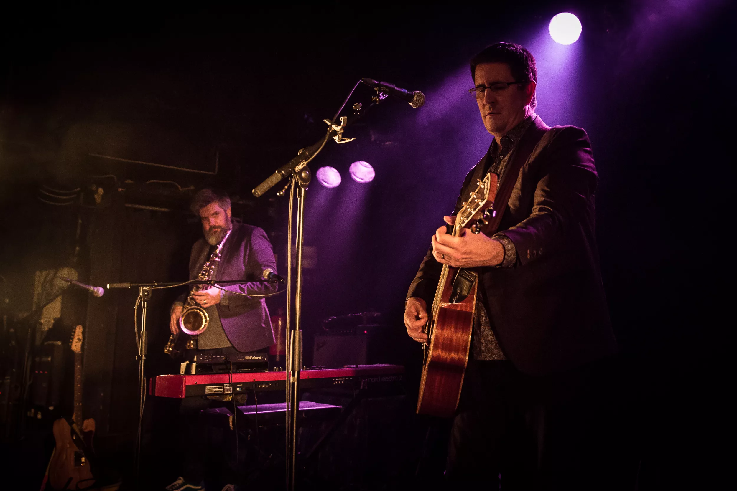 Folkrockerne viser blødere og mørkere sider