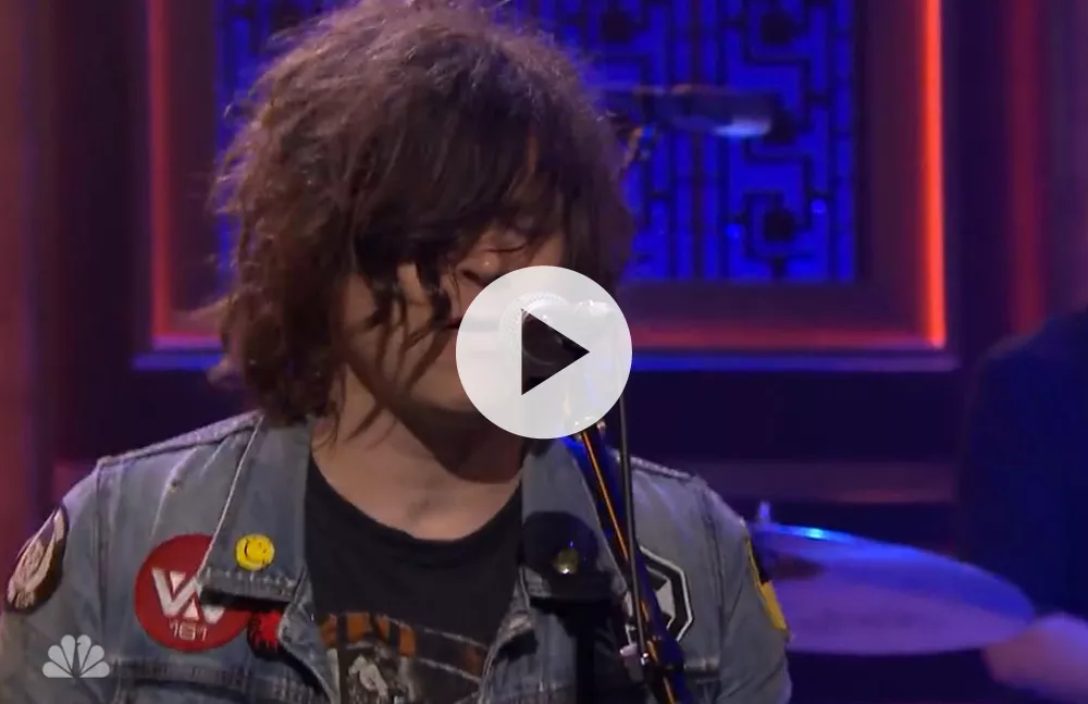 Se Ryan Adams spille ny single hos Jimmy Fallon