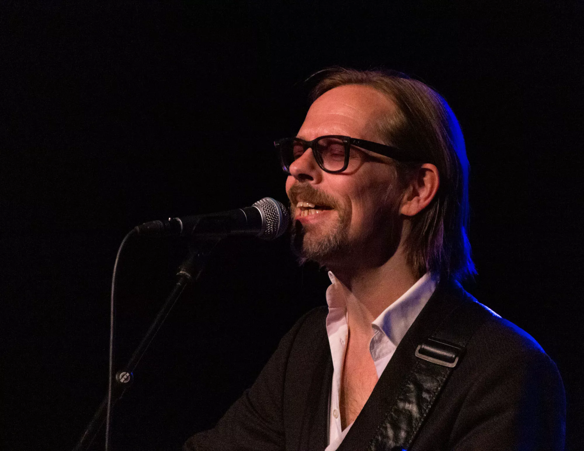 Gaffa og tyndt garn holder verden sammen