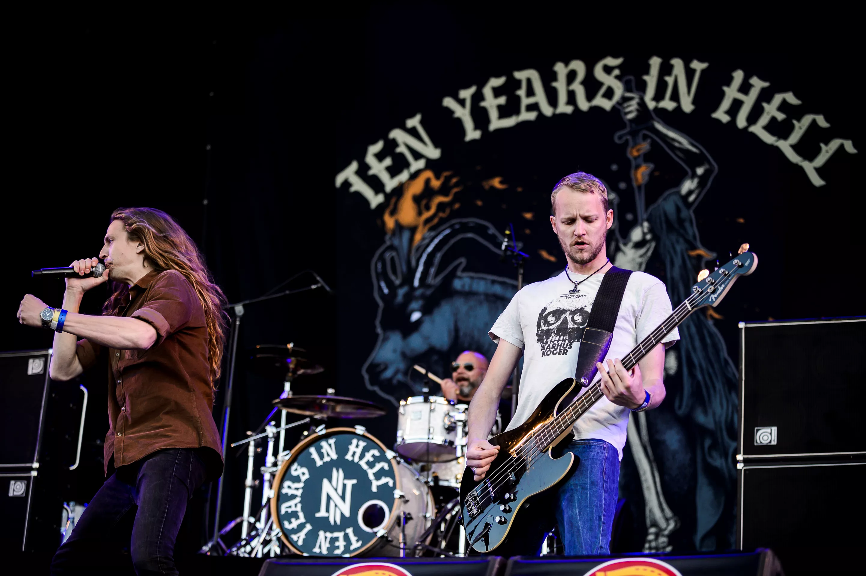 Forrygende fødselsdagsfest med metalstjerner i trængsel