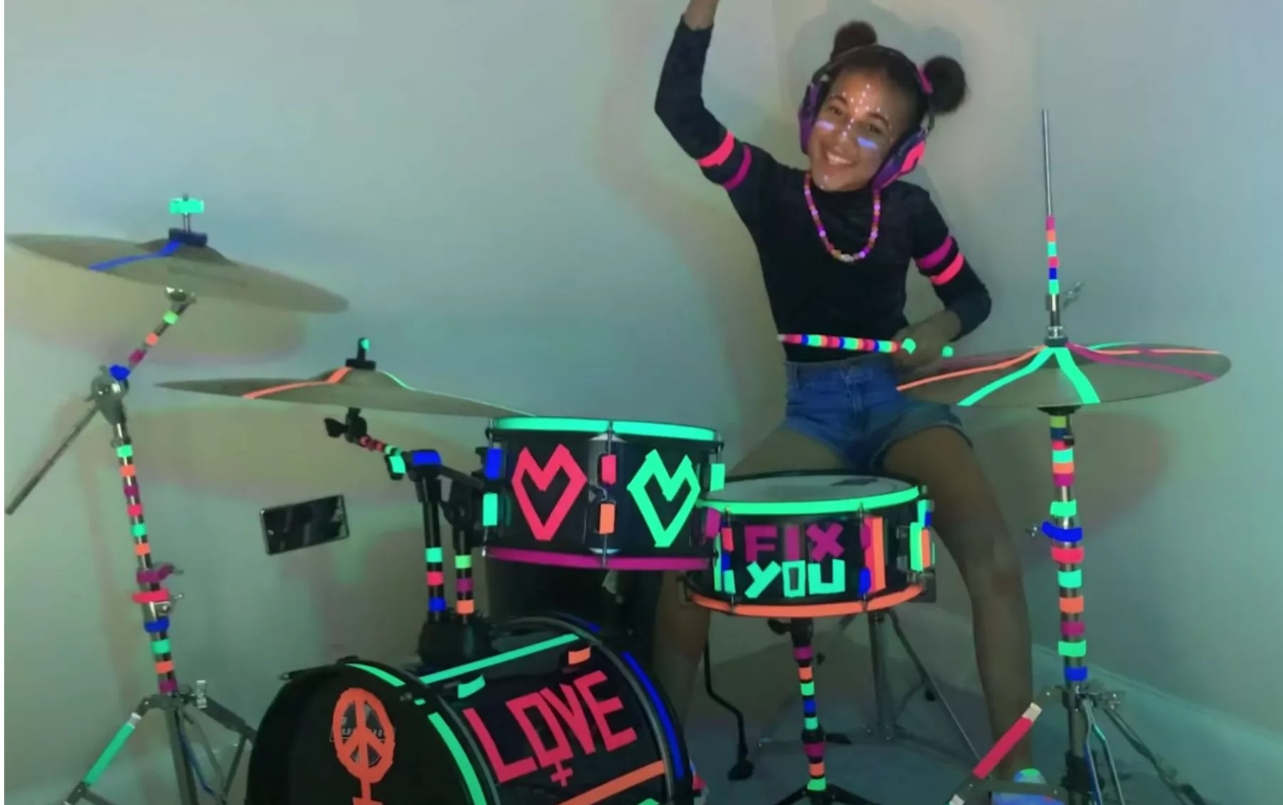 10-årigt trommetalent imponerer med Coldplay-cover