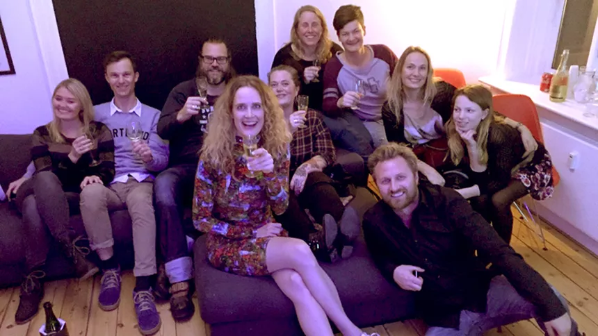 Reportage: Til hjemmekoncert hos Clara Sofie   