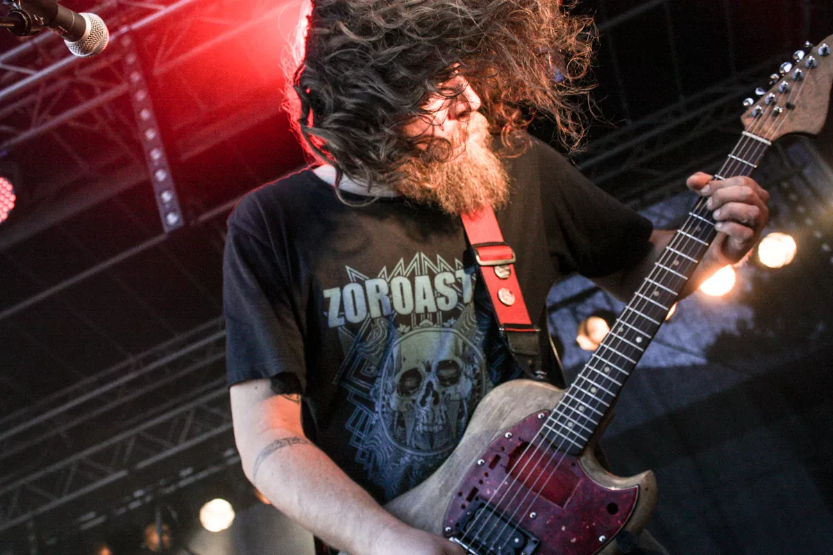 Red Fang: Baglerscenen, Slottsfjell